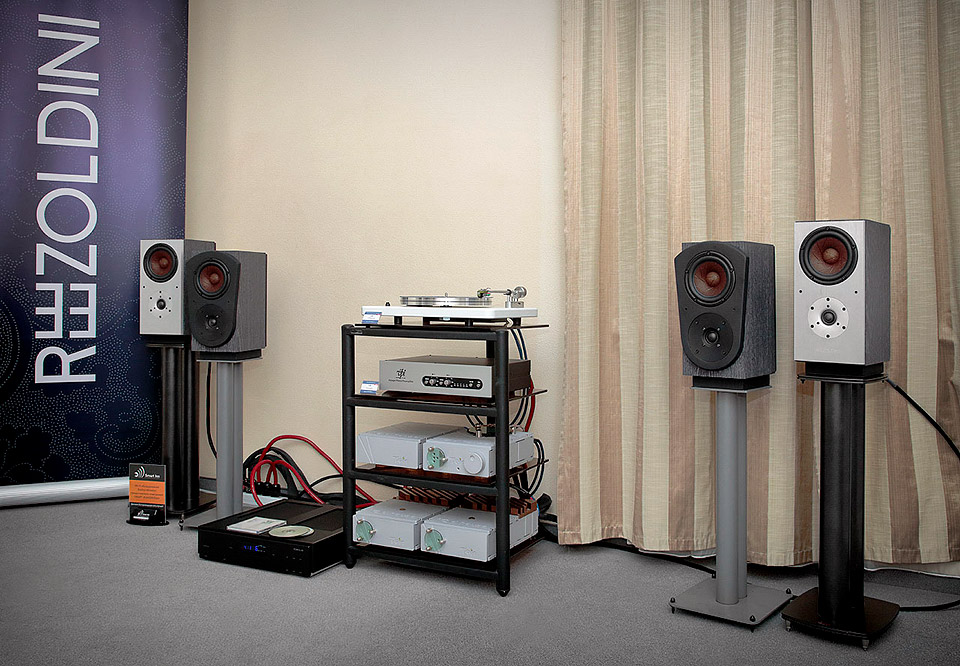 Полочная акустическая система REEZOLDINI MASTER M4 Фирменный магазин Emotion Studio